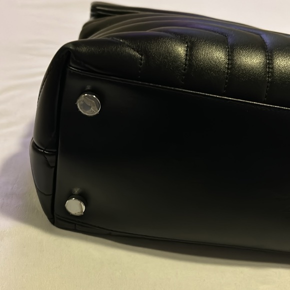 Authentic SAINT LAURENT
Saint Laurent (YSL) Large Loulou - Picture 10 of 17